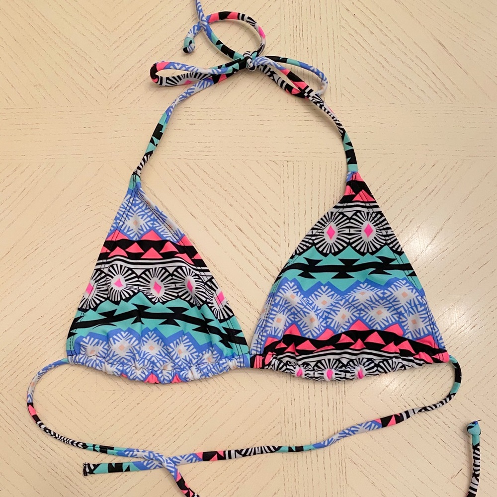 Pattern Triangle bikini top!! NEVER WORN